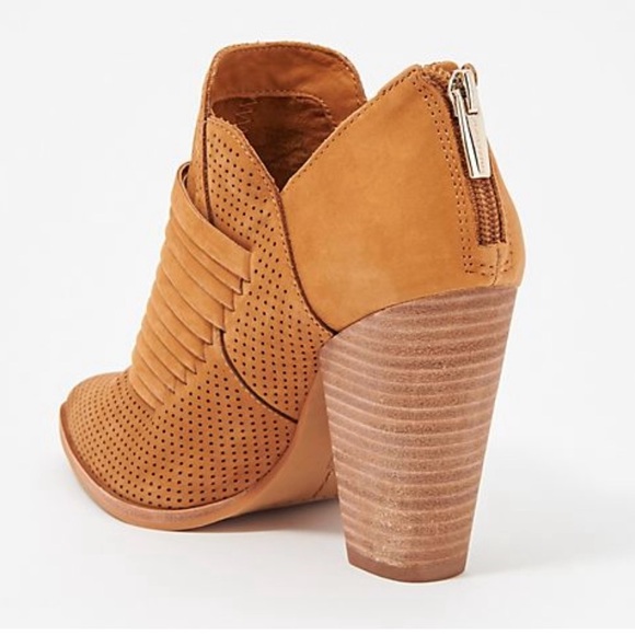 NWOT- Vince Camuto Leather Western Booties-Levana Color-Saddle - Picture 3 of 9